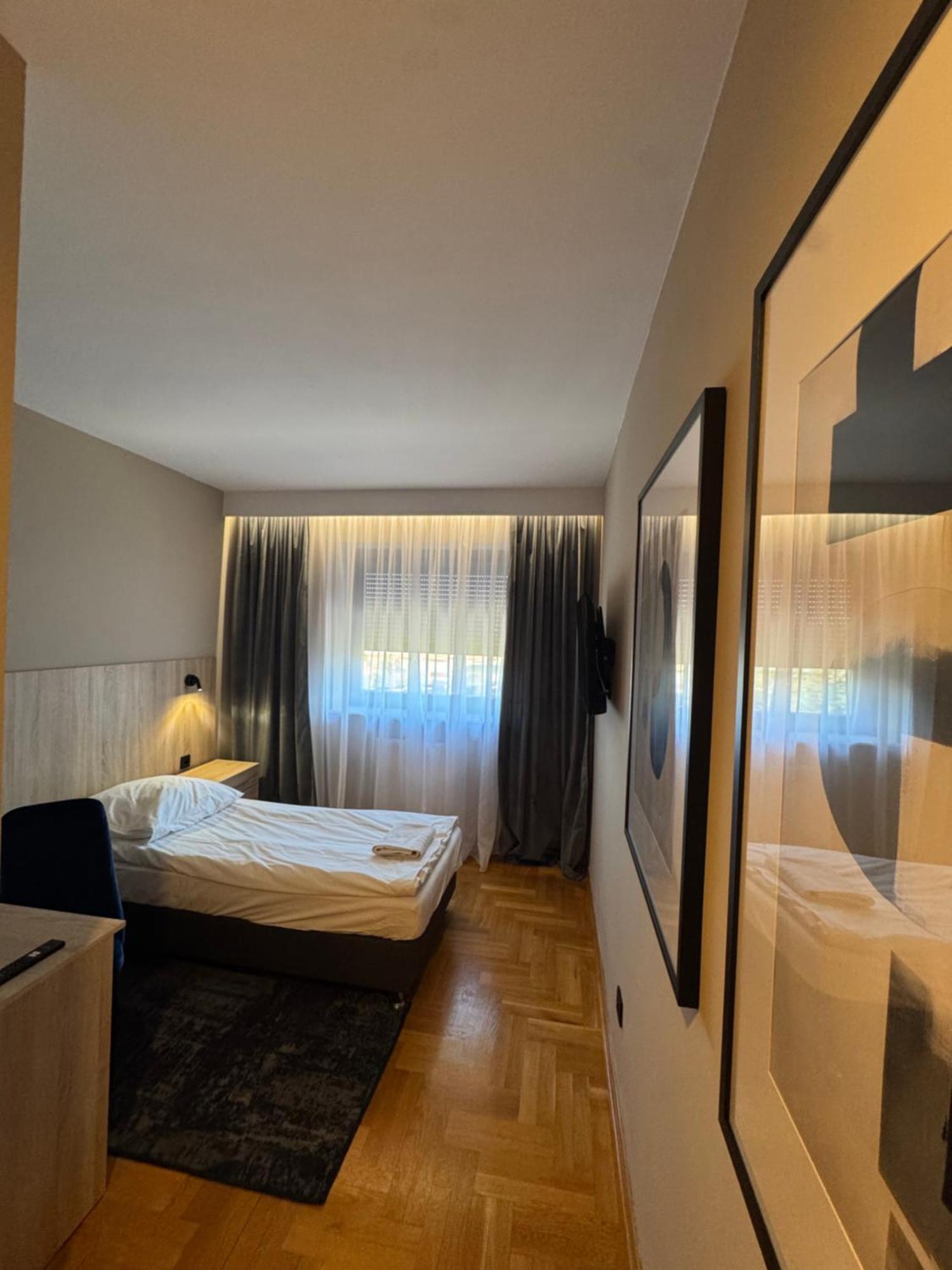 Zodiak Motel